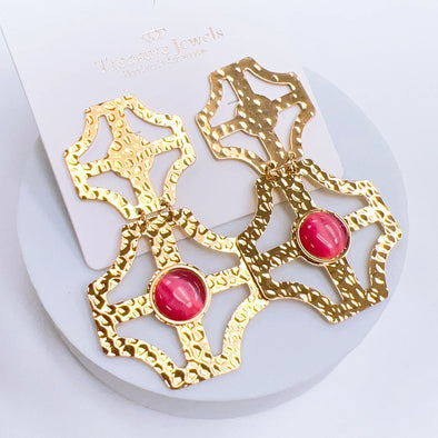 Gold earrings with pink stone 