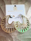 Gold hoop patterned earring 